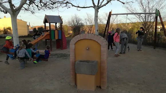 Parque infantil - Saus, Camallera i Llampaies