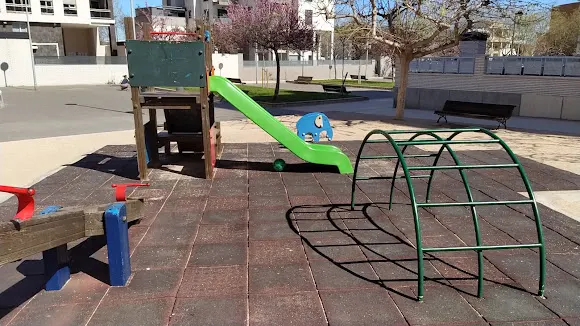 Parque Infantil De La FUENTE