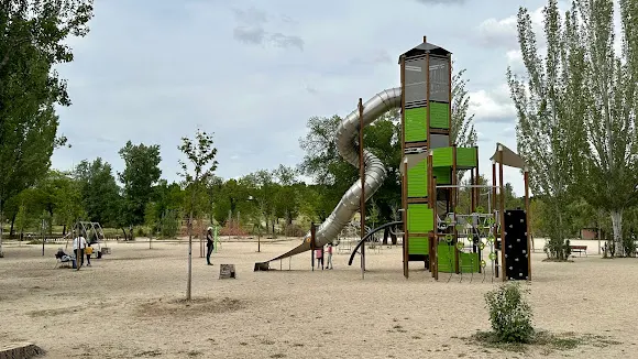 Área de juegos infantiles - Madrid