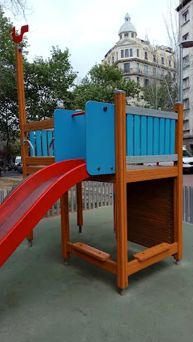 Parque Infantil Av. Mistral / Vilamarí - Parque infantil en Barcelona