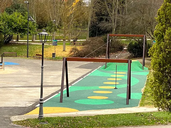 Zona de juegos infantil 85 - Haurrentzako Jolaslekua