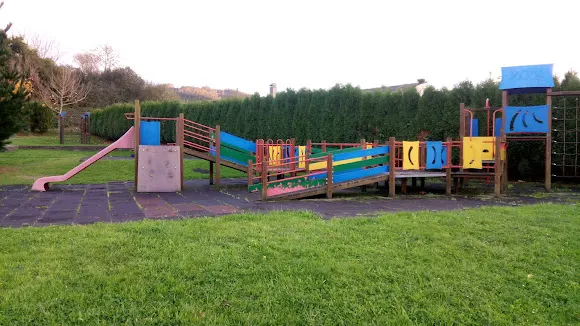 Parque Infantil Paseo río Landro