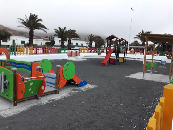 Parque infantil Los Volcanes - Parque infantil en Tinajo