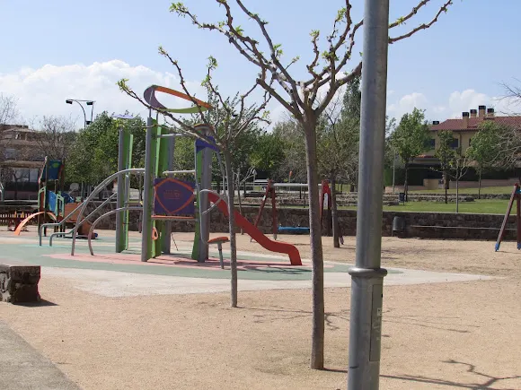 Parque - Parque infantil en Aiguaviva