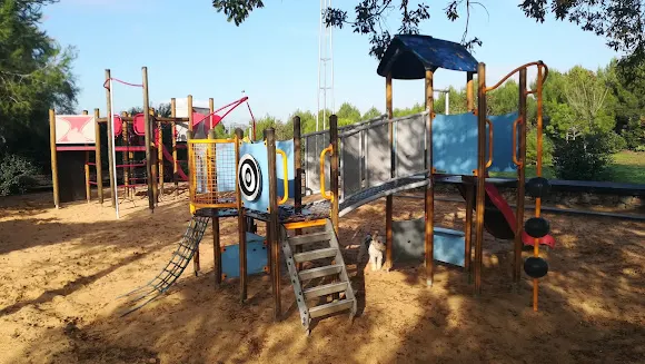 Zona infantil del Parque Turó de Can Mates - L'Hospitalet de Llobregat