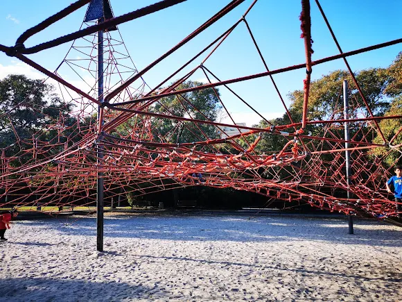 Parque Infantil "Pirámides de Egipto" - Valencia