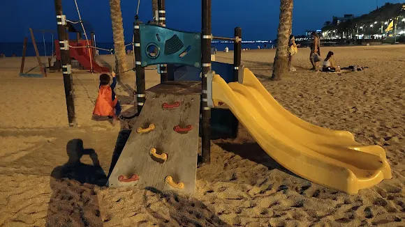 Parque infantil playa