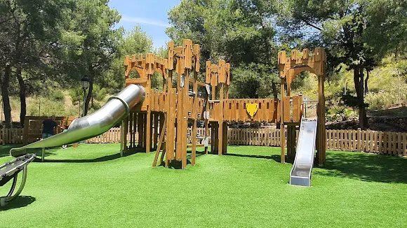 Parque infantil cueva de Nerja
