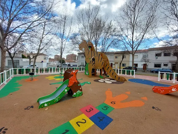 Parque infantil dinosaurios - Valladolid