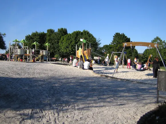 Parque Infantil Los Pericones - Gijón