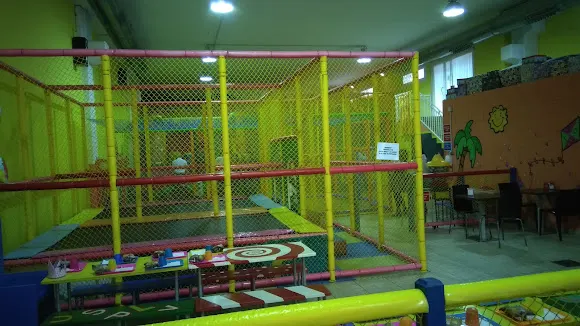 Parc Infantil El Drac Blau - Parque infantil en Pallaresos (Els)