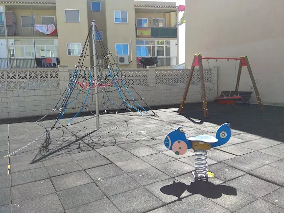 Parque infantil calle San Antonio - La Muela