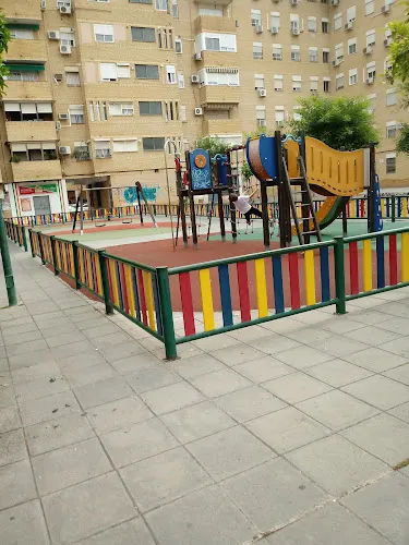 Parque infantil calle José Díaz - Sevilla