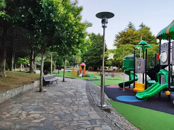 Parque infantil - A Pobra do Caraminal