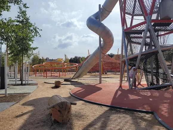 Metropolitan park