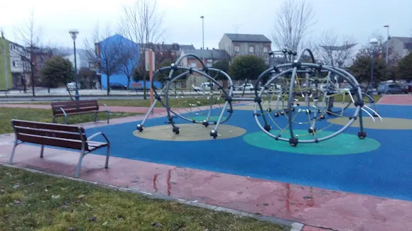 Zona de Juegos Infantiles “Flores del Sil - La Martina” - Ponferrada