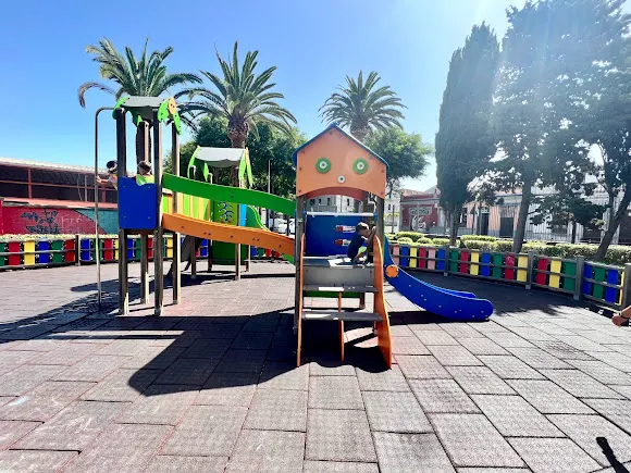 Área de juegos infantiles Constitución