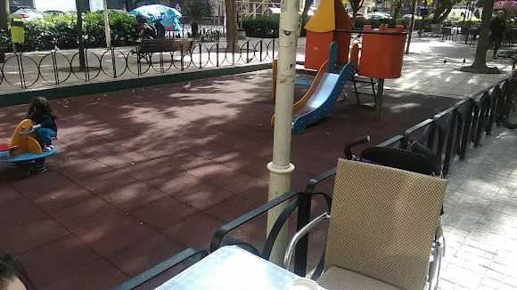 Parque Infantil Vannes-Gran Vía - Valencia