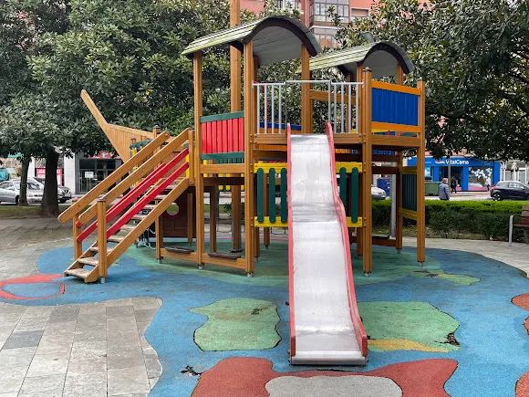 Parque infantil Les Meanes/Las Meanas - Parque infantil en Avilés