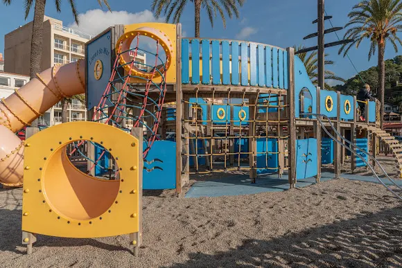 PARQUE INFANTIL - Parque infantil en Lloret de Mar