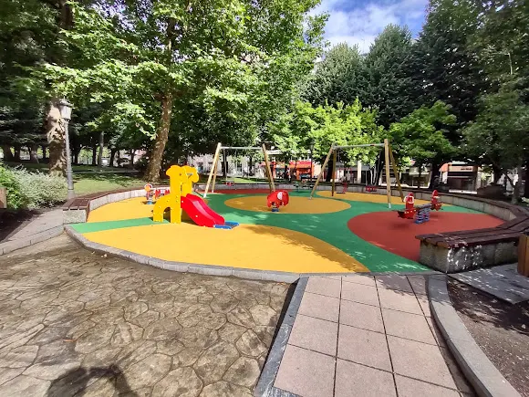 Parque Infantil Campo San Francisco Patos - Oviedo