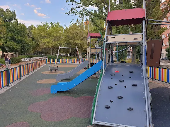 Parque infantil de las vías - Madrid