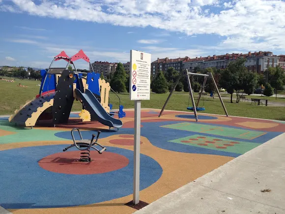 Parque Infantil Los Pericones II - Gijón